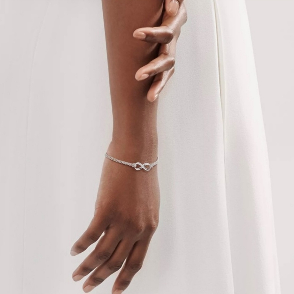Tiffany & Co, 925 Silver Infinity bracelet, size S Authentic - Picture 9 of 10